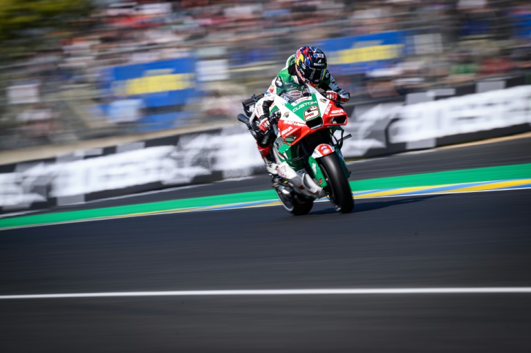 Le Français Johann Zarco (Honda-LCR) lors des essais libres du Grand Prix de France de MotoGP au Mans le 10 mai 2025