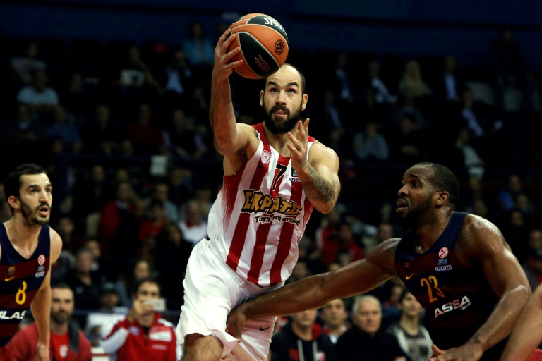 Vassilis Spanoulis, meneur star de l'Olympiakos lors d'un match d'Euroligue contre Barcelone au Pirée, à Athènes, le 29 décembre 2015