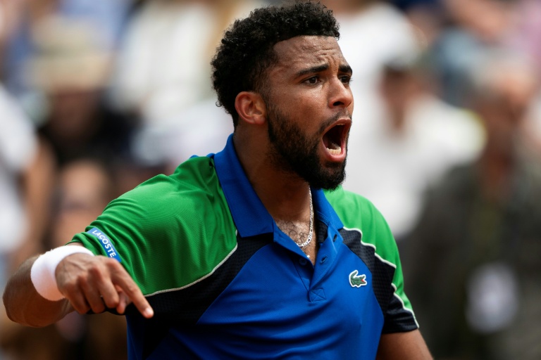 Le Français Arthur Fils durant son match contre le Grec Stefanos Tsitsipas au 3e tour du Masters 1000 de Rome le 11 mai 2025