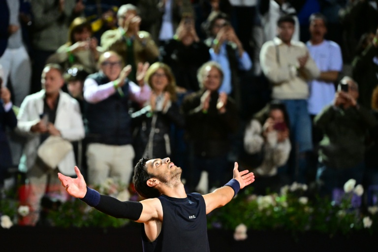 L'Italien Lorenzo Musetti après sa victoire en quarts de finale du Masters 1000 de Rome contre l'Allemand Alexander Zverev le 14 mai 2025