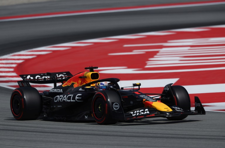 Le pilote néerlandais Max Verstappen (Red Bull) lors de la séance de qualification du Grand Prix d'Espagne de Formule 1 sur le circuit de Catalunya à Montmelo le 31 mai 2025.