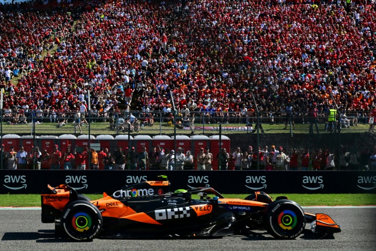 Le pilote britannique Lando Norris (McLaren) lors du Grand Prix d'Emilie-Romagne sur le circuit d'Imola (Italie) le 18 mai 2025.