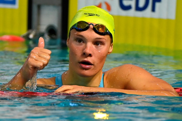 Pauline Mahieu après sa victoire sur 200 m dos aux championnats de France, le 18 juin 2025 à Montpellier