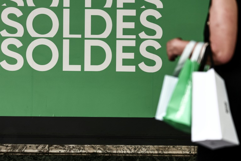 Premier jour des soldes d'été à Paris, le 25 juin 2025