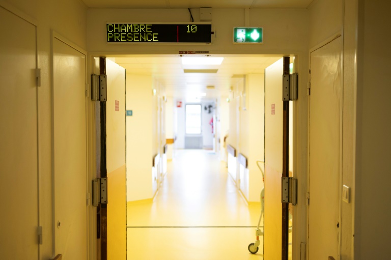 Un couloir de l'unité de soins palliatifs de l'hôpital AP-HP Paul-Brousse à Villejuif, dans le Val-de-Marne, le 4 juin 2025
