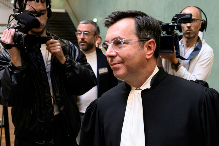 L'avocat d'Adecco, Xavier Vahramian, à l'ouverture du procès de piratage massif des donnée d'Adecco, à Lyon, le 16 juin 2025