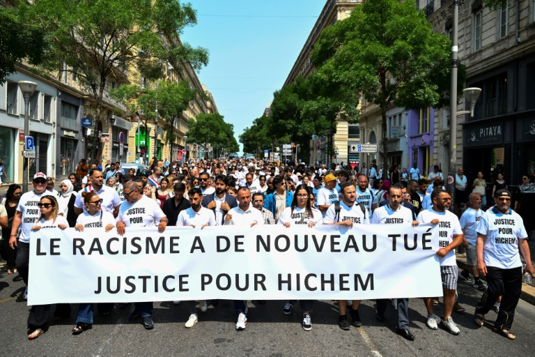 Une marche blanche en hommage au Tunisien Hichem Miraoui, le 8 juin 2025 à Marseille