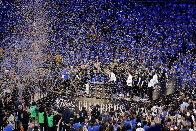 Le Thunder d'Oklahoma City célèbre son premier titre NBA, le 22 juin 2025 sur son parquet