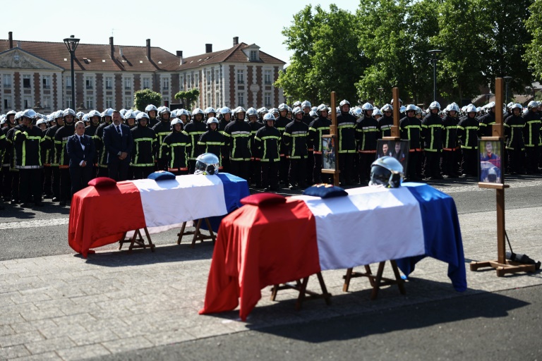 L'hommage national rendu à La Fère, le 16 juin 2025, dans l'Aisne, aux deux sapeurs-pompiers décédés en intervention lors d'un incendie à Laon