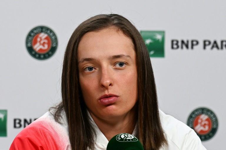 La Polonaise Iga Swiatek en conférence de presse après avoir remporté son quart de finale contre l'Ukrainienne Elina Svitolina à Roland-Garros, le 3 juin 2025