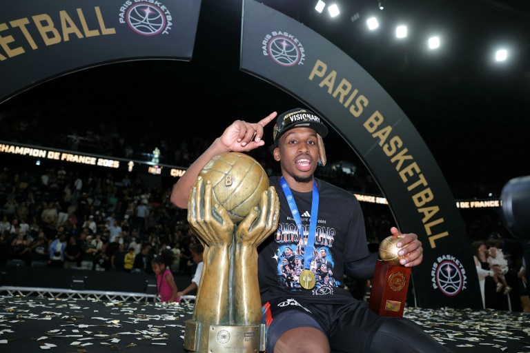 Le meneur de jeu de Paris Basketball T.J. Shorts étincelant lors du match 5 de la finale contre Monaco, le 24 juin 2025 à Paris