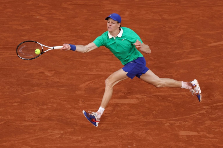 L'Italien Jannik Sinner lors de sa finale contre Carlos Alcaraz à Roland-Garros, le 8 juin 2025 à Paris