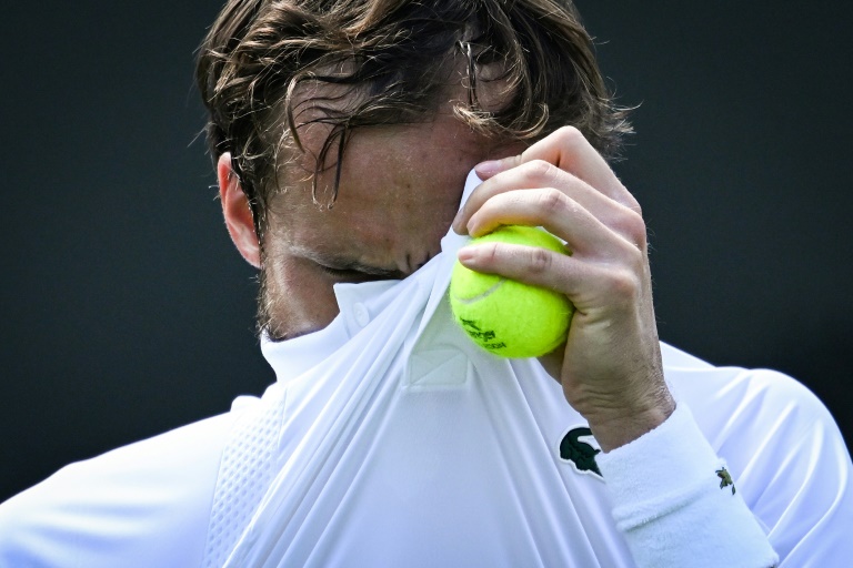 Le Russe Daniil Medvedev, double dem-finaliste sortant, sorti au 1er tour de Wimbledon par le Français Benjamin Bonzi le 30 juin 2025 à Londres