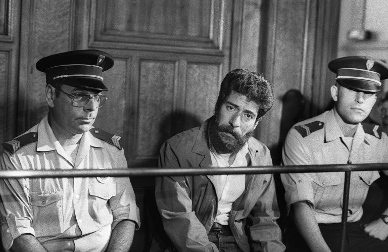 Le Libanais Georges Ibrahim Abdallah dabns le box des accusés au palais de justice de Lyon le 3 juillet 1986