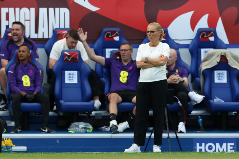 La sélectionneuse de l'Angleterre Sarina Wiegman lors du match amical contre la Jamaïque à Leicester, le 29 juin 2025