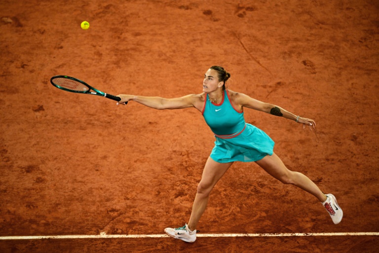 Aryna Sabalenka en demi-finale de Roland Garros face à Iga Swiatek le 5 juin 2025 à Paris