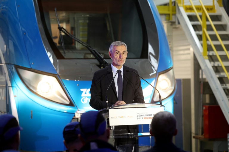 Le PDG du groupe Transdev Thierry Mallet lors de la présentation du train qui sera utilisé sur la ligne entre Nice et Marseille, à l'usine Alstom de Crespin (Nord) le 23 novembre 2023