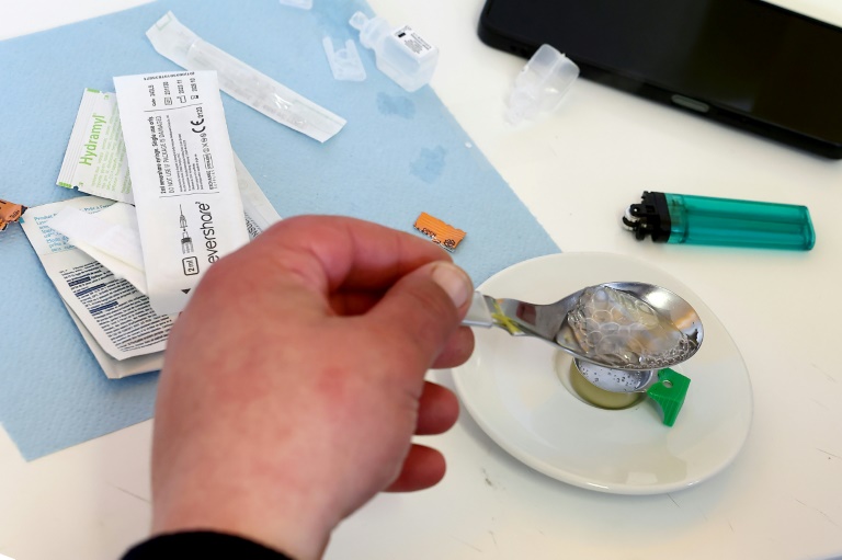 Un usager dans la salle d'injection supervisée de drogues Argos dont s'occupe l'association Ithaque à Strasbourg, le 4 juin 2025 dans le Bas-Rhin