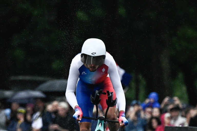 Le Français Kevin Vauquelin lors du contre-la-montre individuel des Jeux olympiques à Paris, le 27 juillet 2024.