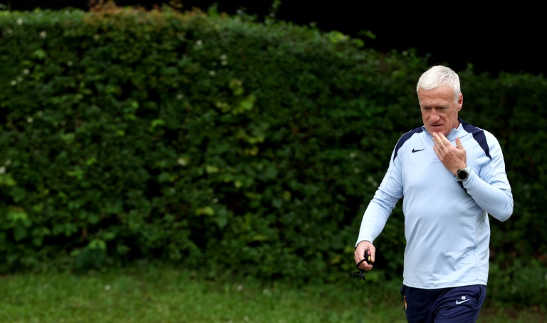 Didier Deschamps lors d'un entraînement de l'équipe de France à Bietigheim le 7 juin 2025, à la veille du match pour la troisième place de la Ligue des nations contre l'Allemagne