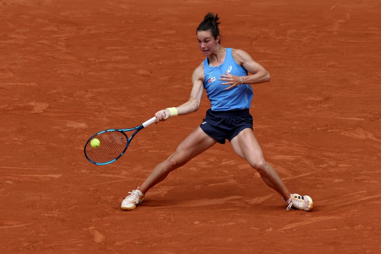 Loïs Boisson lors de son 8e de finale de Roland-Garros contre Jessica Pegula, le 2 juin 2025 à Paris