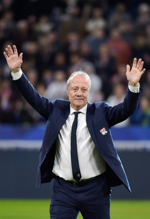 Bernard Lacombe lors de l'annonce de sa retraite avant le match de L1 entre l'Olympique Lyonnais et le Stade Rennais au Groupama stadium de Decines-Charpieu près de Lyon en France le 15 décembre 2019