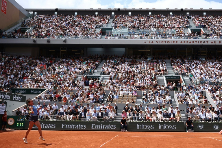 Loïs Boisson lors de son 8e de finale de Roland-Garros contre Jessica Pegula, le 2 juin 2025 à Paris