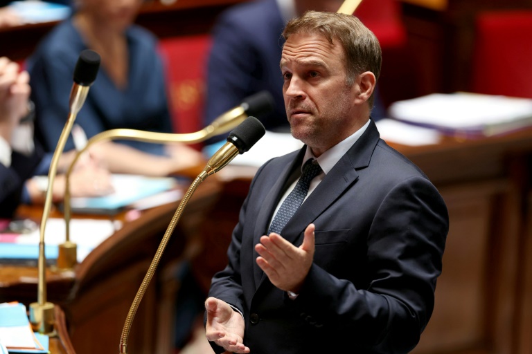 Le ministre de l'Industrie et de l'Energie Marc Ferracci s'exprime lors d'une séance de questions au gouvernement à l'Assemblée nationale, à Paris, le 18 juin 2025