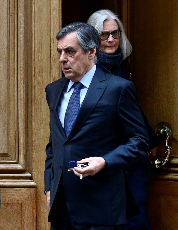 L'ex-Premier ministre François Fillon et son épouse Penelope, le 24 février 2020 à Paris