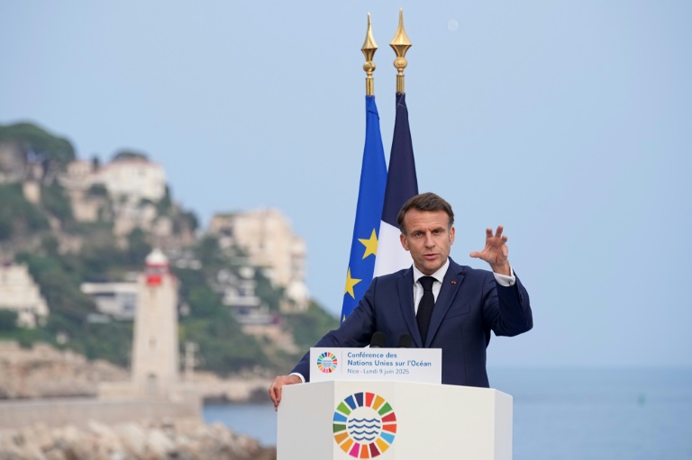 Le président Emmanuel Macron lors d'un discours à l'occasion de la troisième Conférence des Nations Unies sur les océans (Unoc3) sur la protection des océans et de la vie marine, le 9 juin 2025 à Nice, dans le sud de la France