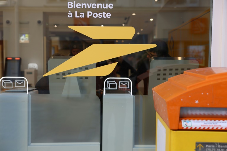 Un bureau de Poste à Paris, le 10 janvier 2024