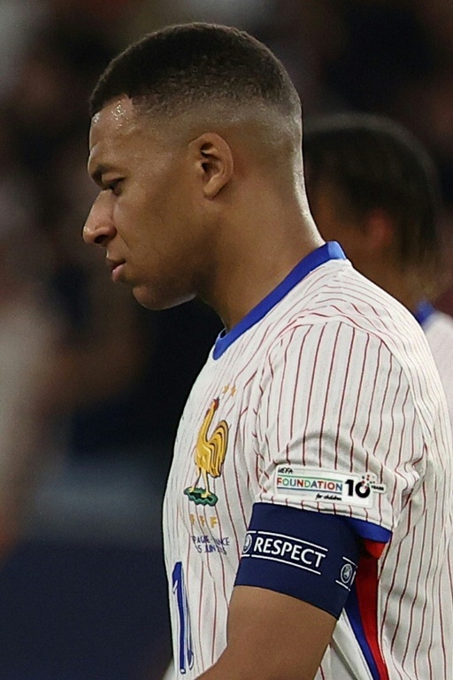 Le capitaine français Kylian Mbappé déçu après la défaite face à l'Espagne (5-4) en demi-finale de la Ligue des nations, le 5 juin 2025 à Stuttgart