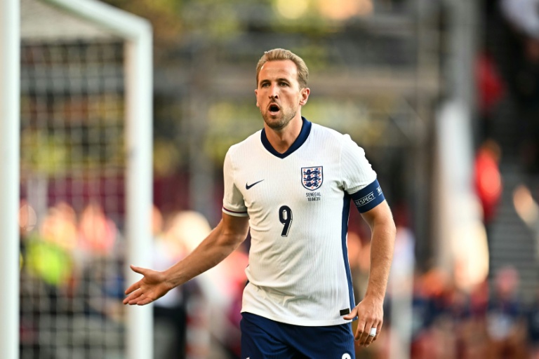L'attaquant anglais Harry Kane célèbre son but inscrit lors du match amical contre le Sénégal, à Nottingham, le 10 juin 2025