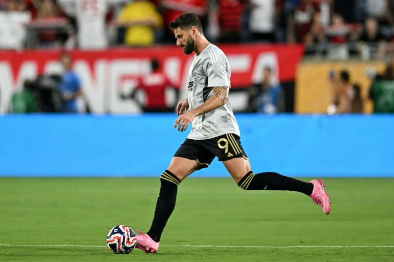L'ex-international français Olivier Giroud à l'échauffement avec le Los Angeles FC avant d'affronter Flamengo au Mondial des clubs à Orlando, le 24 juin 2025