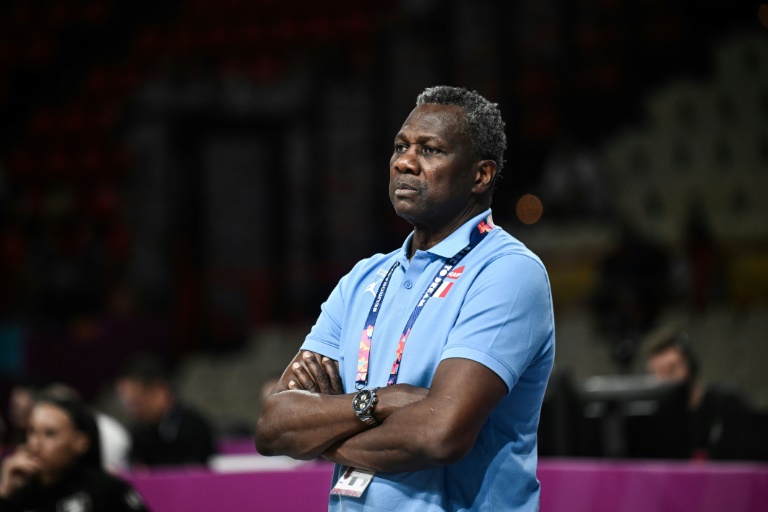 Le sélectionneur de l'équipe de France Jean-Aimé Toupane à l'EuroBasket le 21, 2025 à Athènes