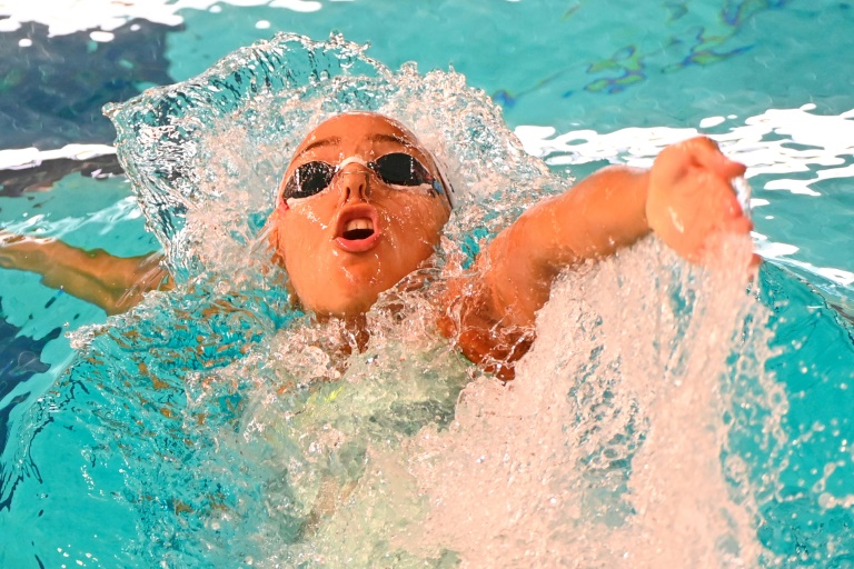 Mary Ambre Moluh lors de la finale du 100 m dos aux championnats de France de natation, le 15 juin 2025 à Montpellier