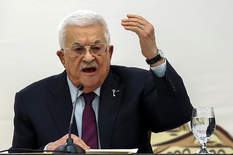 Le président de l'Autorité palestinienne Mahmoud Abbas s'exprime lors de la 32ème session du Conseil central de l'Organisation de Libération de la Palestine (OLP) à Ramallah, le 23 avril 2025