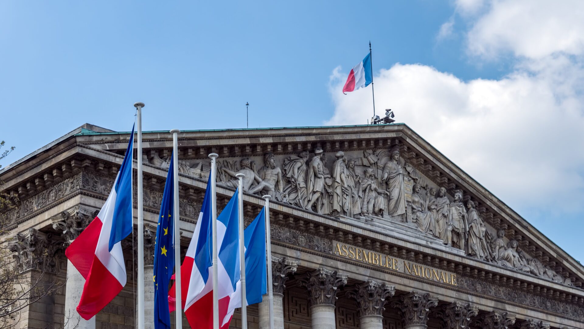 Entre déclarations sur la langue française et provocations identitaires, les deux dernières semaines à l’Assemblée nationale ont été marquées par une série de propos polémiques. Une dérive verbale qui suscite lassitude et colère.