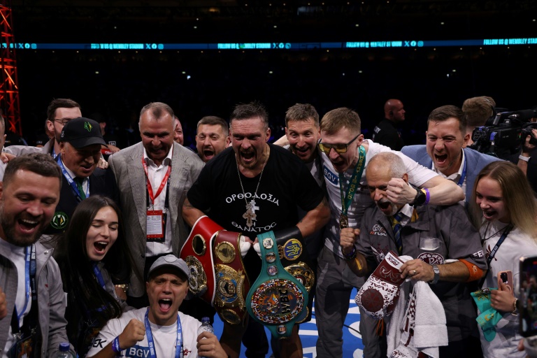 L'Ukrainien Oleksandr Usyk après sa victoire par KO sur le Britannique Daniel Dubois pour le titre unifié des lourds à Wembley le 19 juillet 2025