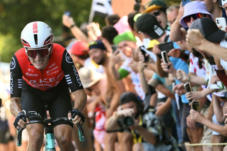 Ewen Costiou lors de son échappée solitaire lors de la 7e étape du Tour de France, à Mûr-de-Bretagne, le 11 juillet 2025