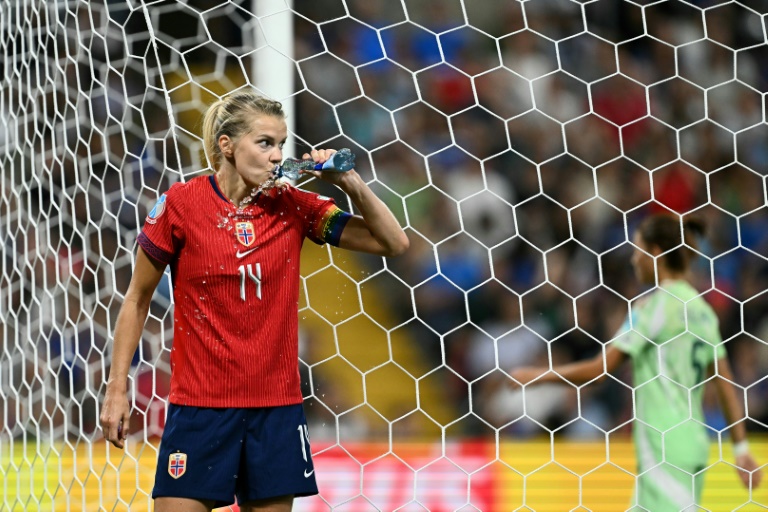 Ada Hegerberg lors du quart de finale de l'Euro perdu par la Norvège face à l'Italie (2-1) le 16 juillet 2025 à Genève. La capitaine norvégienne a égalisé en cours de match, mais elle a aussi manqué un pénalty