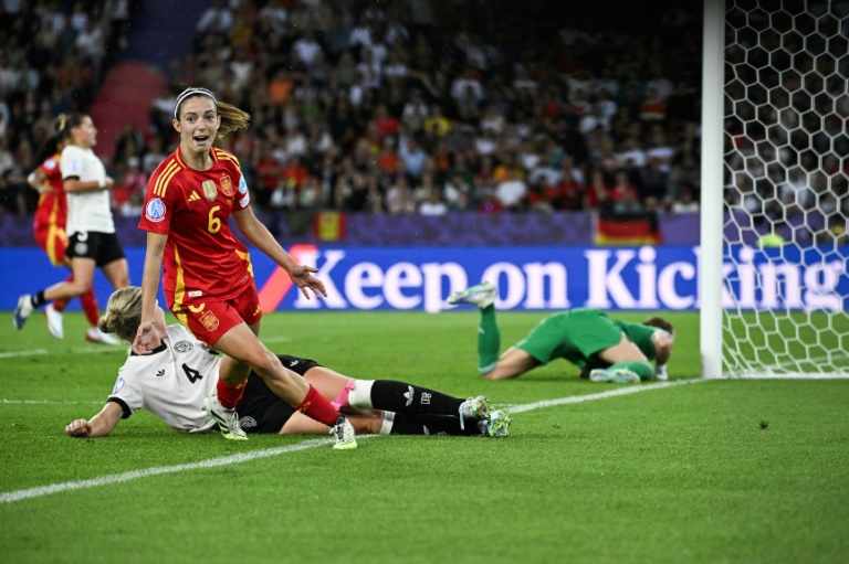 L'Espagnole Aitana Bonmati inscrit le but de la victoire face à l'Allemagne, en demi-finale de l'Euro, le 23 juillet 2025 à Zurich