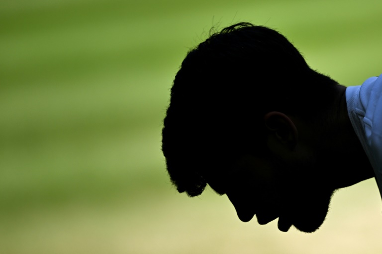 Le N.2 mondial Carlos Alcaraz pendant la demi-finale de Wimbledon contre le N.5 Taylor Fritz le 11 juillet 2025 à Londres