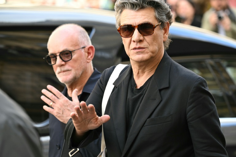 Marc Lavoine lors des obsèques de Thierry Ardisson en l'église Saint-Roch à Paris le 17 juillet 2025