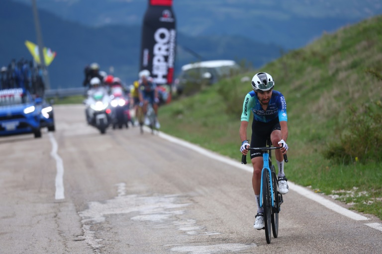 Le 14 mai 2024, Valentin Paret-Peintre, qui courait alors sous les couleurs de Decathlon AG2R, s'était offert son premier succès chez les pro en remportant la 10e étape du Tour d'Italie