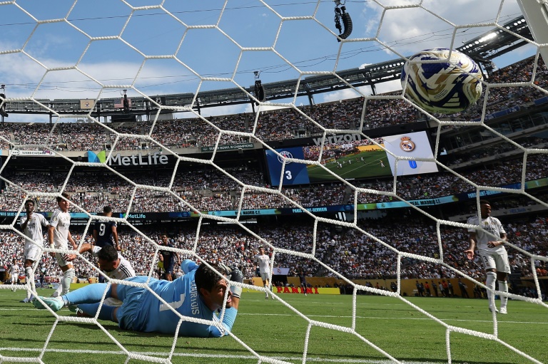 Le gardien du Real Madrid Thibaut Courtois encaisse un but face au PSG en demi-finale du Mondial des clubs, le 9 juillet 2025 à East Rutherford