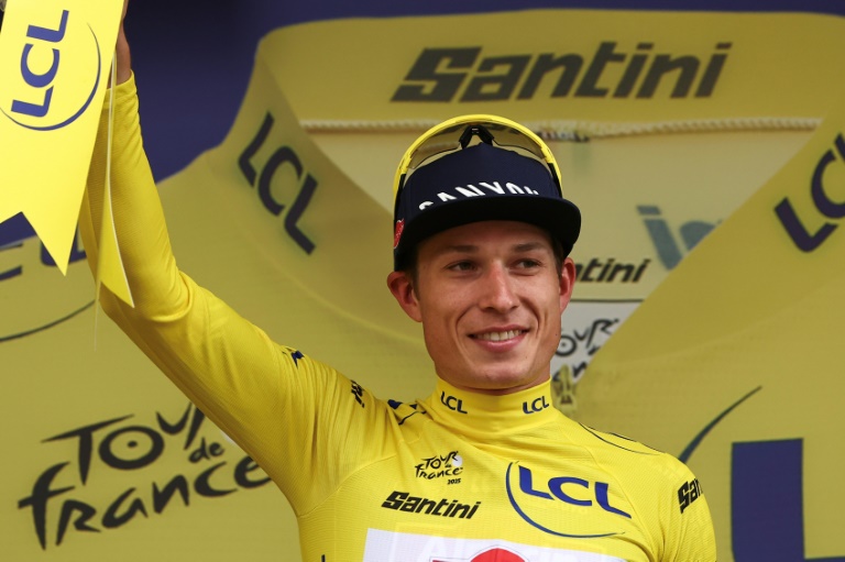 Jasper Philipsen avec le maillot jaune à l'issue de la première étape du Tour de France, qu'il a remportée, le 5 juillet 2025 à Lille