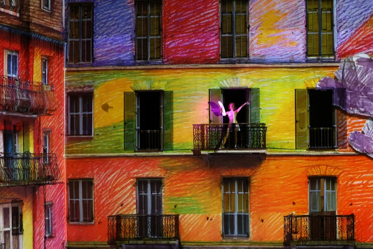 Un spectacle en lumières de l'artiste suisse Nicolas Hesslein, lors 10e festival Festi Lumi à Bonifacio, le 2 juillet 2025