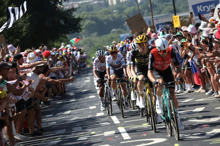 Les leaders du Tour de France dans le final de la 11e étape, le 16 juillet 2025 près de Toulouse