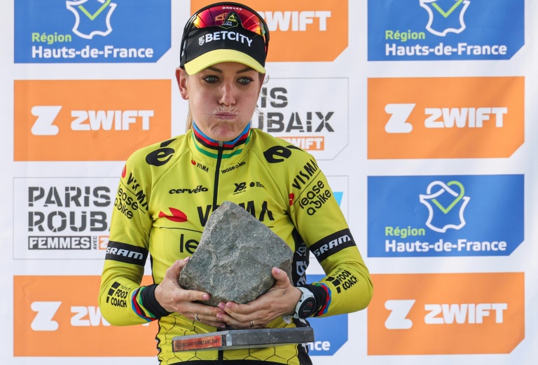 La Française Pauline Ferrand-Prévot, victorieuse de Paris-Roubaix, le 12 avril 2025